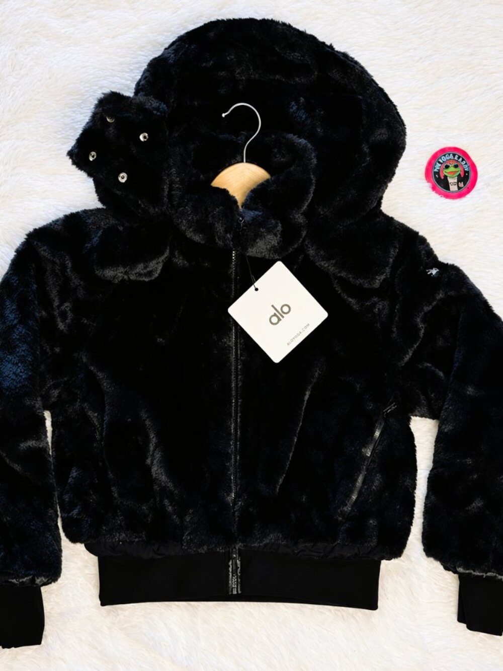 Alo Yoga Faux Fur Foxy Jacket Black Detachable Hood S NWT - Picture 6 of 14